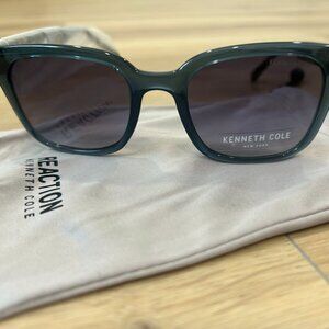 NWT Kenneth Cole Reaction Teal Blue Square Sunglasses + Bag